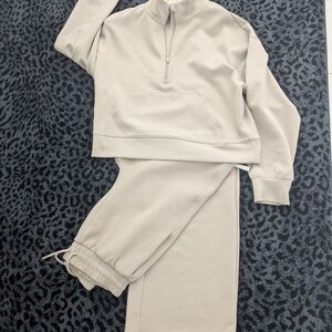 All in Motion Two Pieces Jogger Lounger NWT MEDIUM